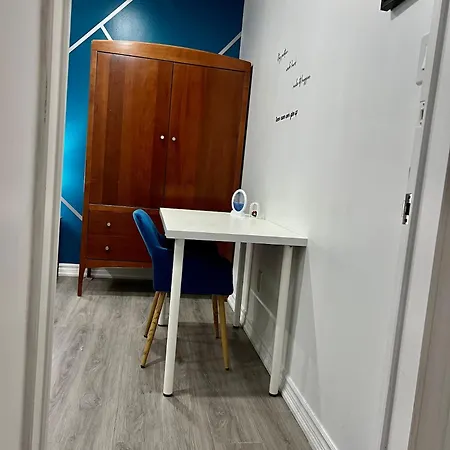 K4 Room Near Airport Mississauga Exterior photo